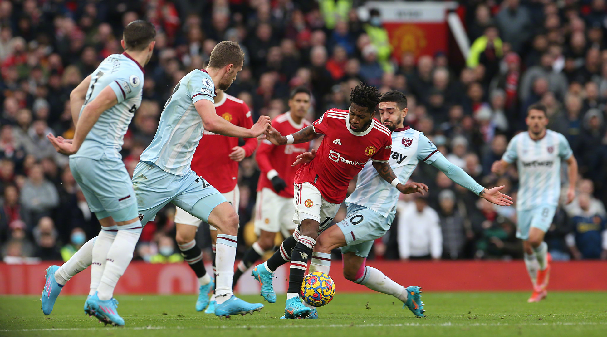 多点开花！北京半场3人得分上双&周琦14分6篮板，北京次节狂轰42分.